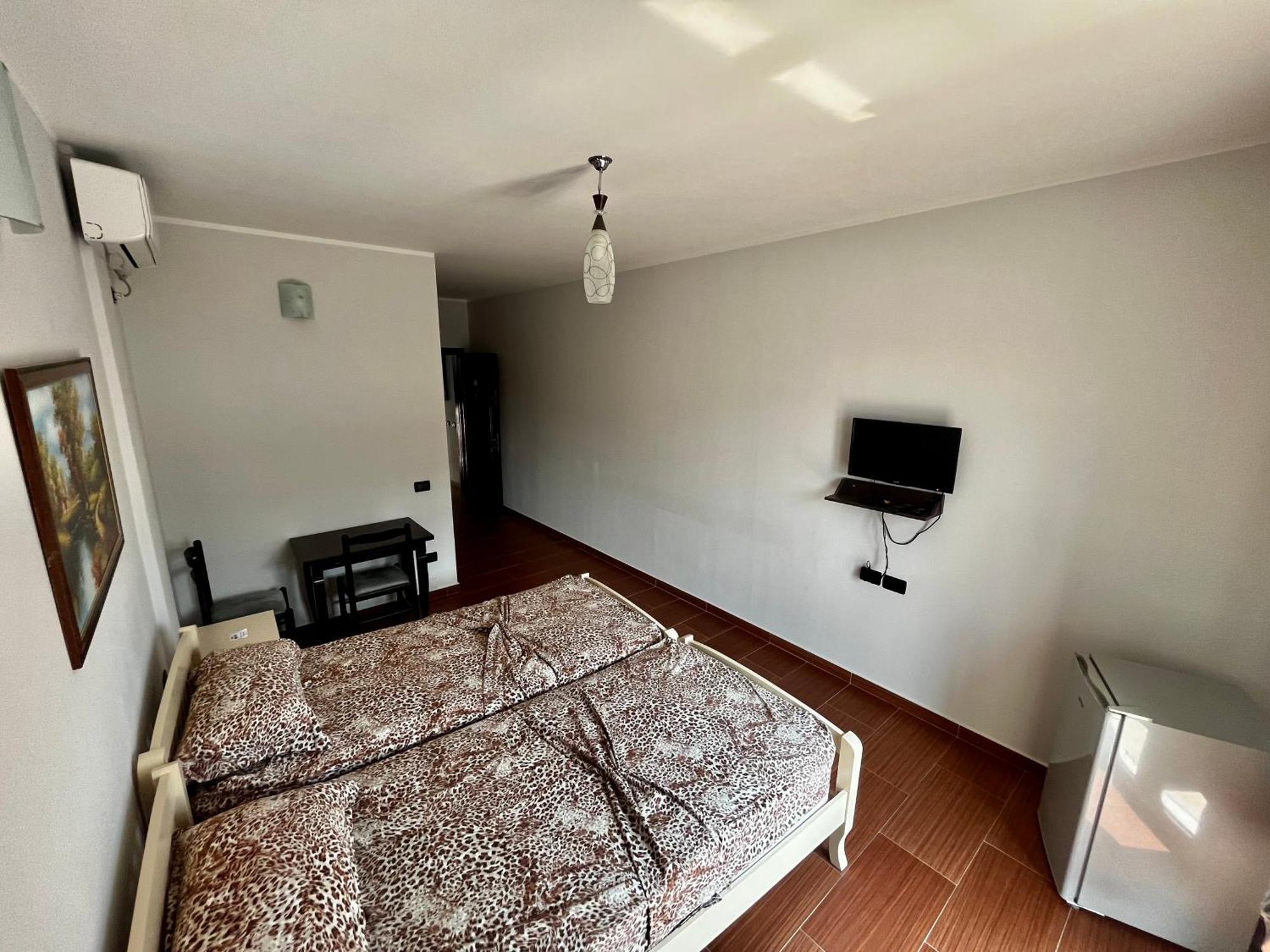 H&A Guest House Divjake Dış mekan fotoğraf